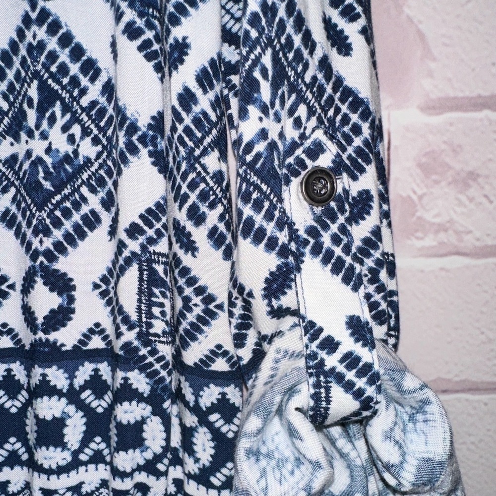 Women’s XS Sonoma  Blue / White Cuffed or Tab Sleeve Top Travel Vacation Office - Picture 4 of 7